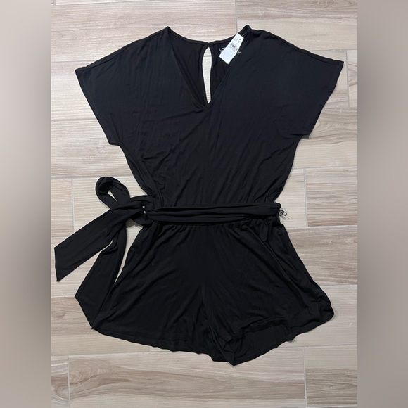 NWT LOFT Beach Romper ๐๏ธโ๏ธ๐โจ - Picture 1 of 3